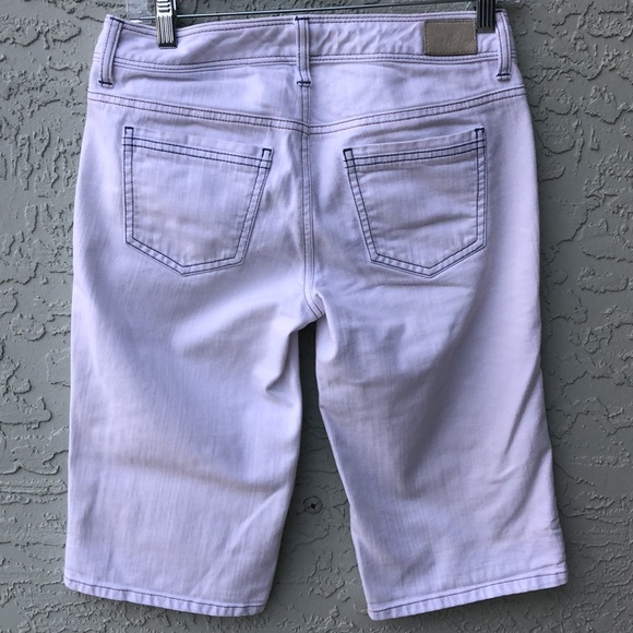 Womens White shorts Tommy Hilfiger size 2 Beautiful! - Picture 2 of 9